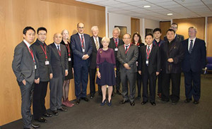 北京服装学院与英国王储传统艺术学院、敦煌研究院、敦煌文化弘扬基金会在英国伦敦签署“敦煌服饰文化研究暨创新设计中心”战略合作框架协议