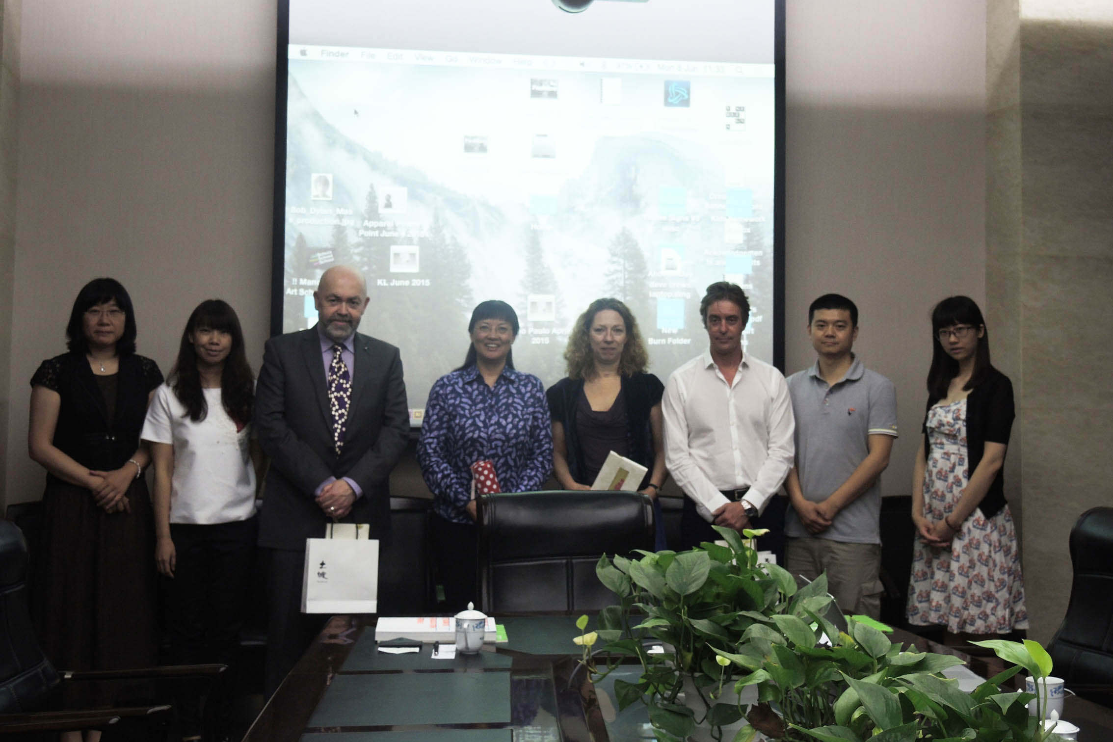 英国曼彻斯特城市大学副校长一行来访