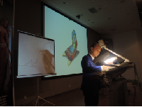 著名设计师周仰杰JimmyChoo教授在我校举办讲座